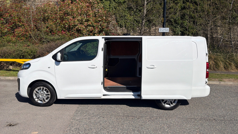 Vauxhall Vivaro L2 Diesel 2900 1.5d 100PS Sportive H1 Van